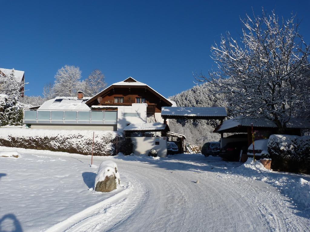 Ferienhaus Bluemel Inkl. Freier Strandbadeintritt フェルデン・アム・ヴェルターゼー エクステリア 写真