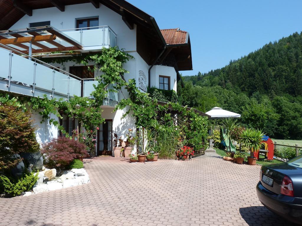 Ferienhaus Bluemel Inkl. Freier Strandbadeintritt フェルデン・アム・ヴェルターゼー エクステリア 写真