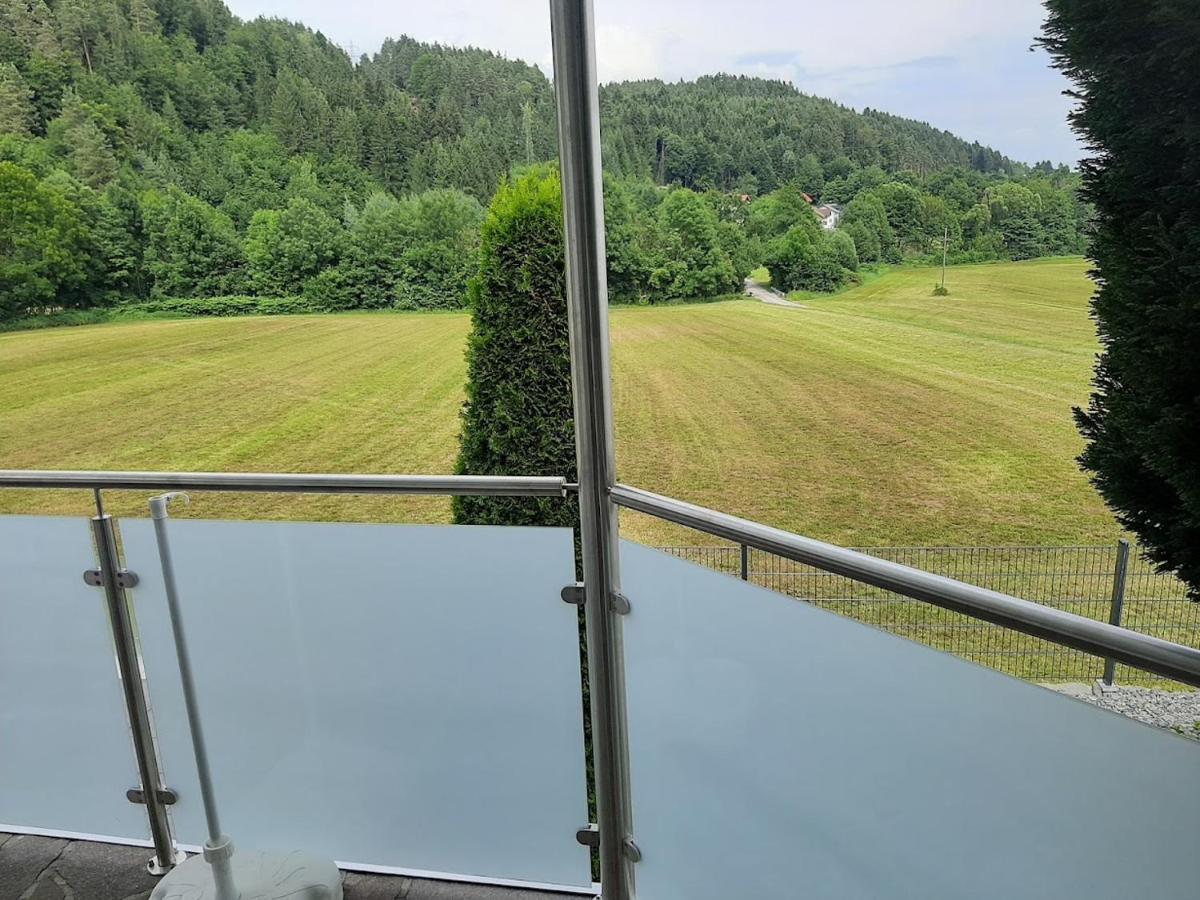 Ferienhaus Bluemel Inkl. Freier Strandbadeintritt フェルデン・アム・ヴェルターゼー エクステリア 写真
