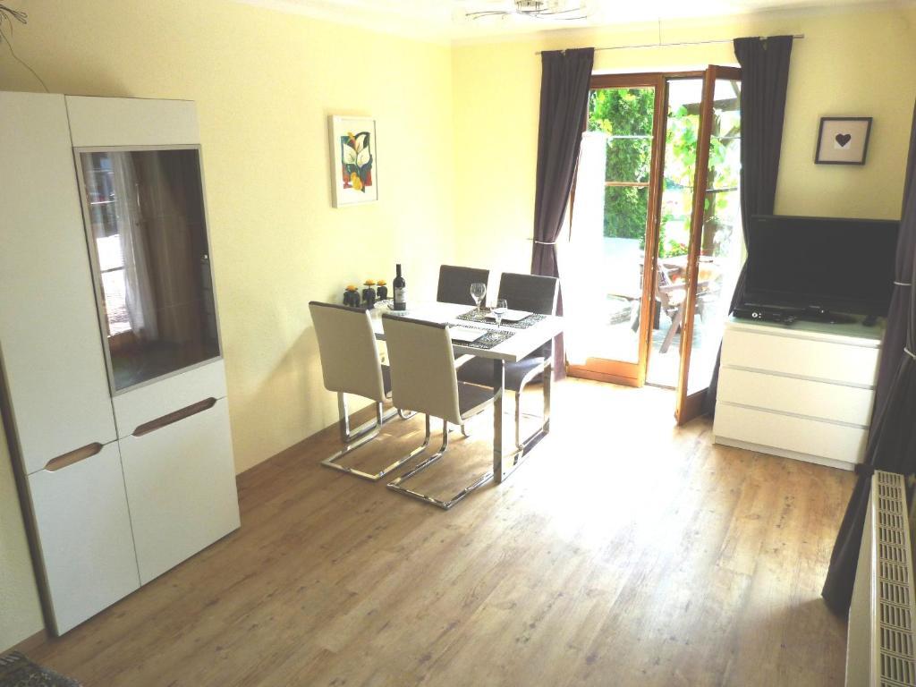 Ferienhaus Bluemel Inkl. Freier Strandbadeintritt フェルデン・アム・ヴェルターゼー 部屋 写真